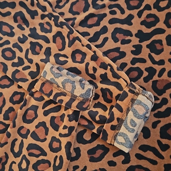 Leopard Print Velour Long Sleeve Mockneck Shirt (Together Brand), Size 6 - Picture 5 of 11